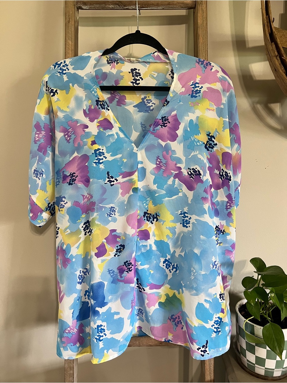 JODIFL Pastel Floral V-Neck Blouse in Blue, Purple & Yellow